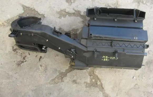 Mercedes-Benz Vito Viano W638 Interior heater climate box assembly housing 