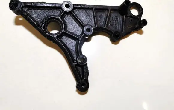 Volvo S40, V40 Engine mounting bracket 9189218