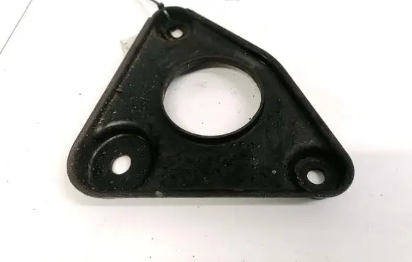 Nissan Almera Tino Engine mounting bracket