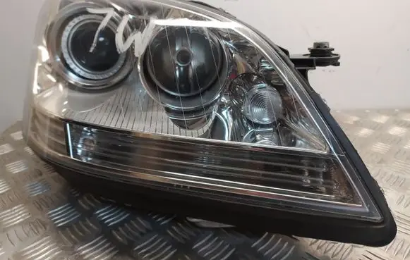 Mercedes-Benz ML W164 Headlight/headlamp 263348