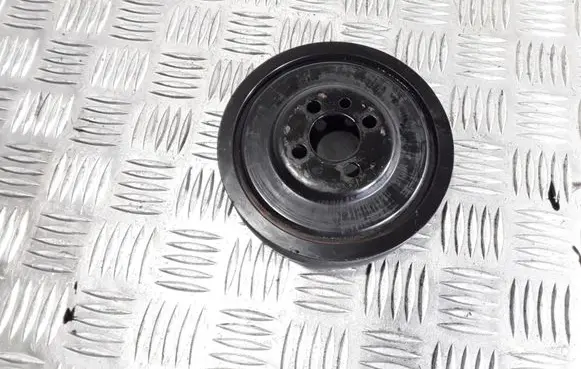Audi A4 S4 B7 8E 8H Crankshaft pulley 03G105243