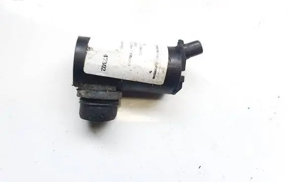 Toyota RAV 4 (XA20) Windscreen/windshield washer pump