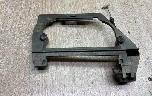 BMW 7 E38 Rear door exterior handle/bracket 