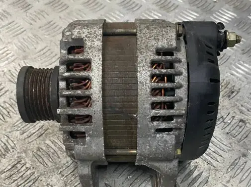 Nissan Qashqai Generator/alternator 23100EN000 MR20