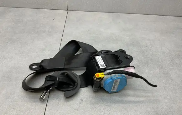 Audi Q3 8U Front seatbelt 8U0857706A