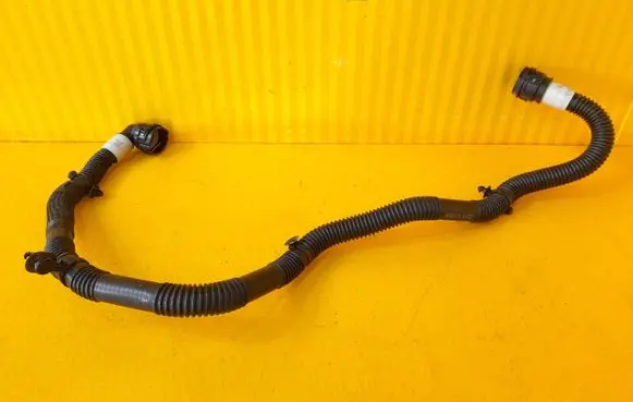Tesla Model 3 Engine coolant pipe/hose 107758500D