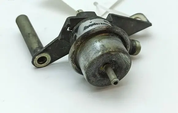 Jaguar XJS Fuel pressure regulator 73232B 0280160229