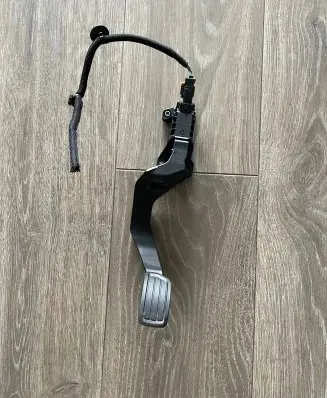 Citroen C4 II Accelerator throttle pedal 9837891980