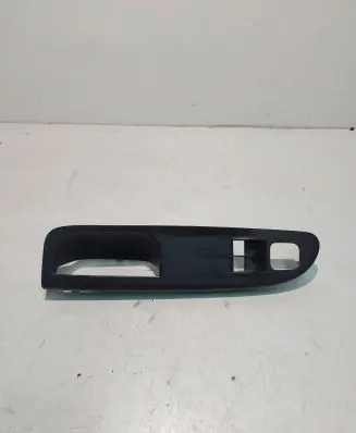 Volkswagen PASSAT B6 Front door window switch trim 3C1867171A
