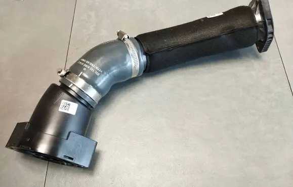 Volkswagen Tiguan Intercooler hose/pipe 05L145828D 05L145762D 05L131111F