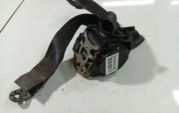 Audi A4 S4 B5 8D Rear seatbelt 