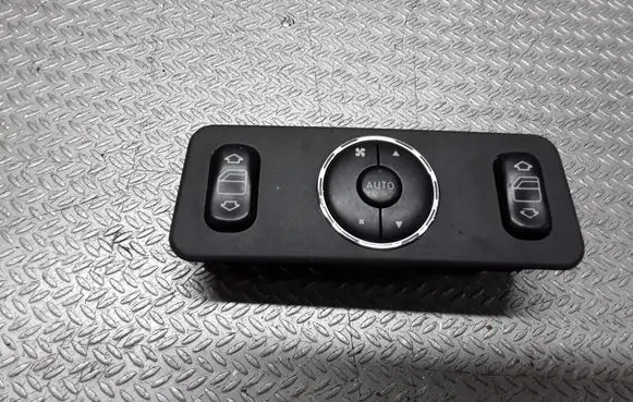 Mercedes-Benz ML W163 Electric window control switch A1638200326