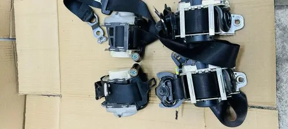 Mercedes-Benz C W205 Front seatbelt 622765800 622765700