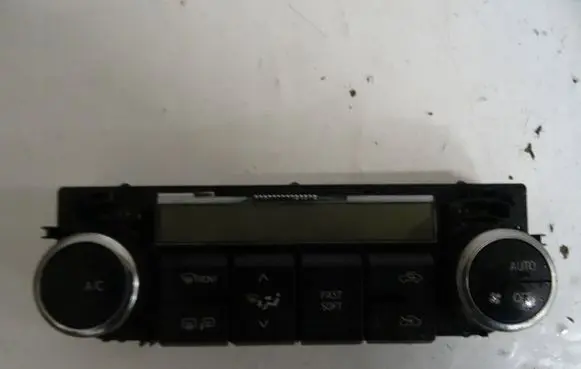 Toyota Auris E180 Climate control unit