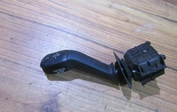 BMW 5 E39 Indicator stalk 8352172 01100410