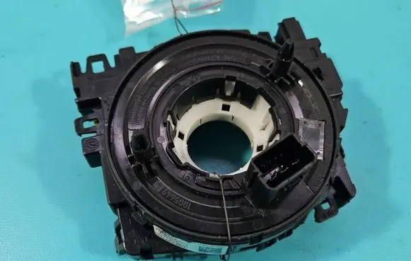 Skoda Octavia Mk3 (5E) Airbag slip ring squib (SRS ring) 10040774 IMPRK1541956