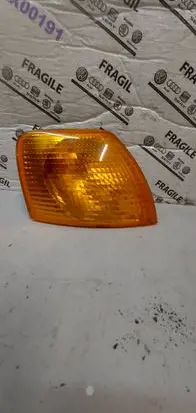 Volkswagen PASSAT B5 Front indicator light 3B0953050