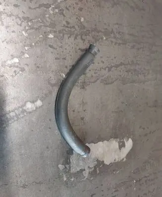 BMW 5 E39 Engine coolant pipe/hose 1703945 13541703945