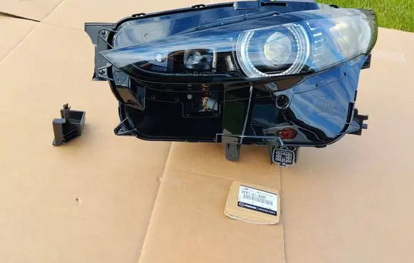 Mazda CX-30 Headlight/headlamp DFR751040 DFR767890
