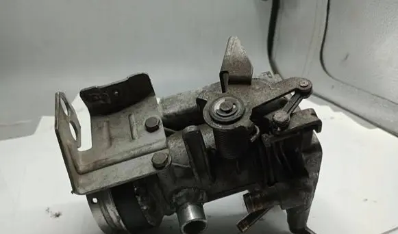 BMW 3 E36 Throttle body valve Pzepustnica
