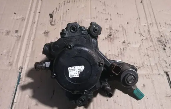 Peugeot 407 Fuel injection high pressure pump 9424A000A 9656391680 0037180BCE