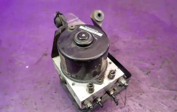 Mazda 3 I ABS Pump 6N61-2C405-AA