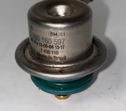 BMW 5 E39 Fuel pressure sensor 0280160597 1436110 1806041317