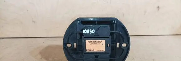 Jaguar XJ X308 Fuse module LJA2850BE 518191002 250A
