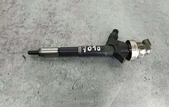 Opel Astra H Fuel injector 8973762701DENSO