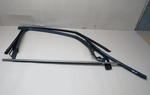 Ford S-MAX Front door glass trim molding 
