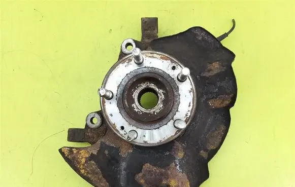Hyundai Santa Fe Front wheel hub spindle knuckle