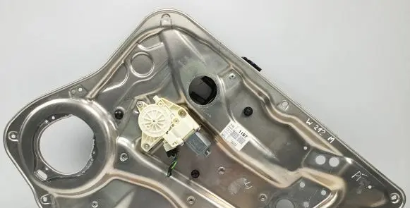Mercedes-Benz E W212 Front door window regulator with motor A2048200642