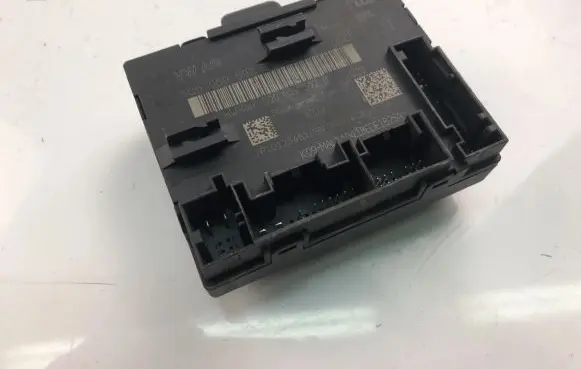 Volkswagen PASSAT B7 Other control units/modules 5Q0959592E