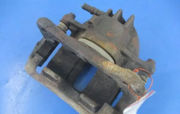 Mitsubishi Space Star Front brake caliper