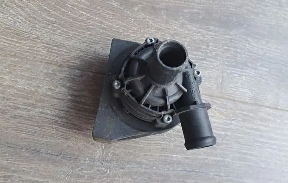 Seat Ateca Electric auxiliary coolant/water pump 2Q0965567
