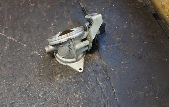 BMW 5 E39 Throttle valve 1703562 13631703562