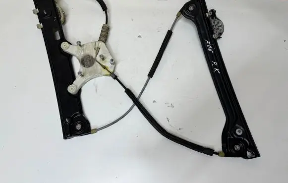 BMW 6 F06 Gran coupe Front door window regulator with motor 7275397