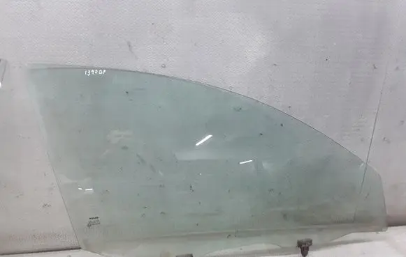 Nissan Primera Front door window glass four-door