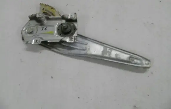 Toyota Yaris Verso Rear door manual window regulator 