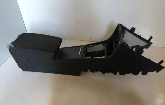 Volkswagen PASSAT B6 Center console 3C0811207A 114117 SLUSC