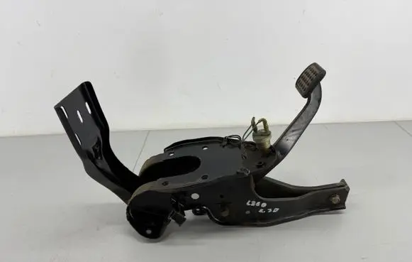 Mitsubishi L300 Clutch pedal 