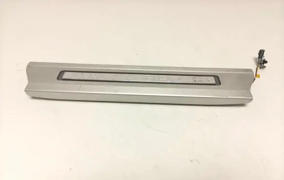 Front sill trim cover