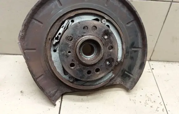Mercedes-Benz ML W164 Rear wheel hub spindle/knuckle 
