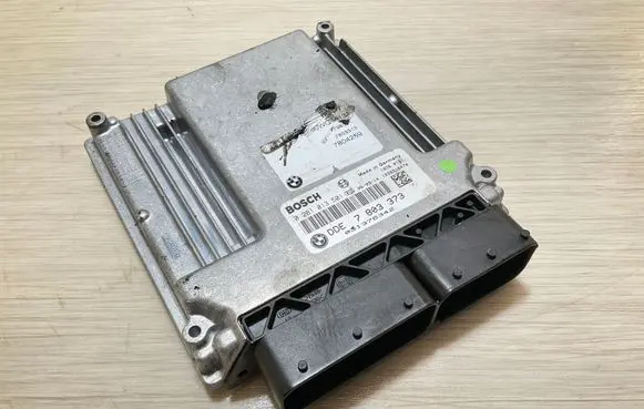 BMW X3 E83 Engine control unit/module 7803373 0281013501