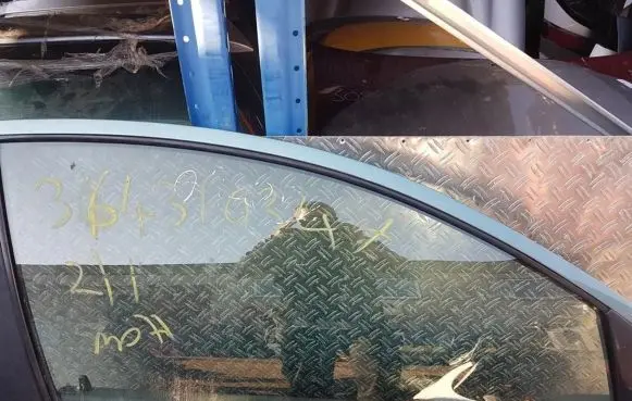Peugeot 206 Front door window glass four-door