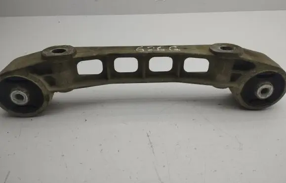 Mercedes-Benz Vito Viano W639 Rear differential/diff mount bracket A6399880410