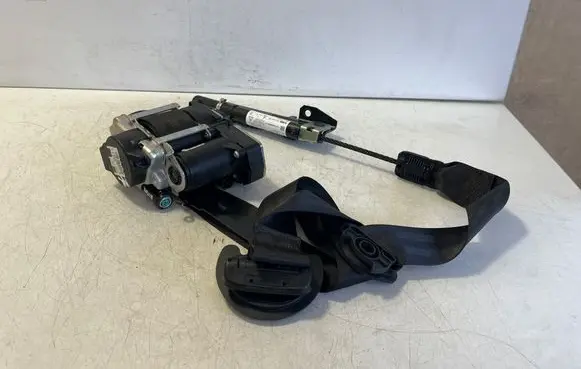 Audi Q7 4M Front seatbelt 4M0857706E