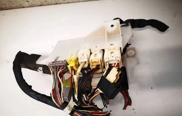 Toyota Corolla Verso AR10 Fuse box set 