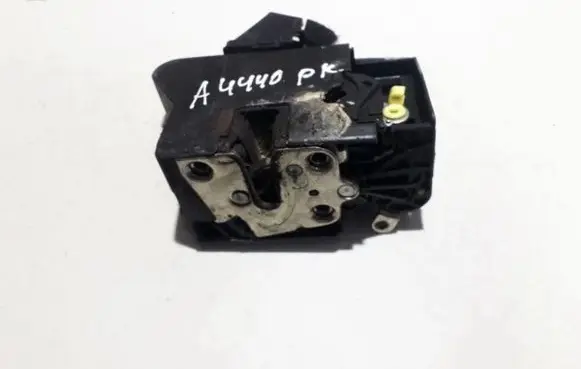Dacia Sandero Front door lock