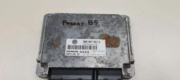Volkswagen PASSAT B5 Engine control unit/module 3B0907557C 5WP433202 R0010124